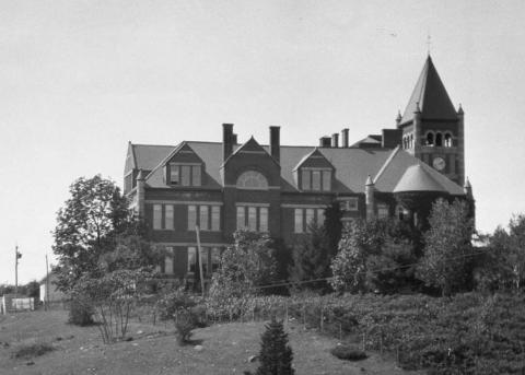Thompson Hall in 1924